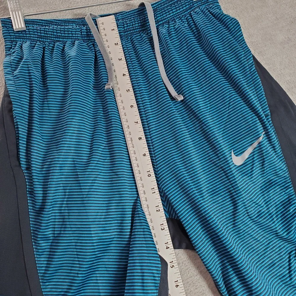 Nike Boys Activewear Shorts Small Blue Basketball Logo Gym Training‎